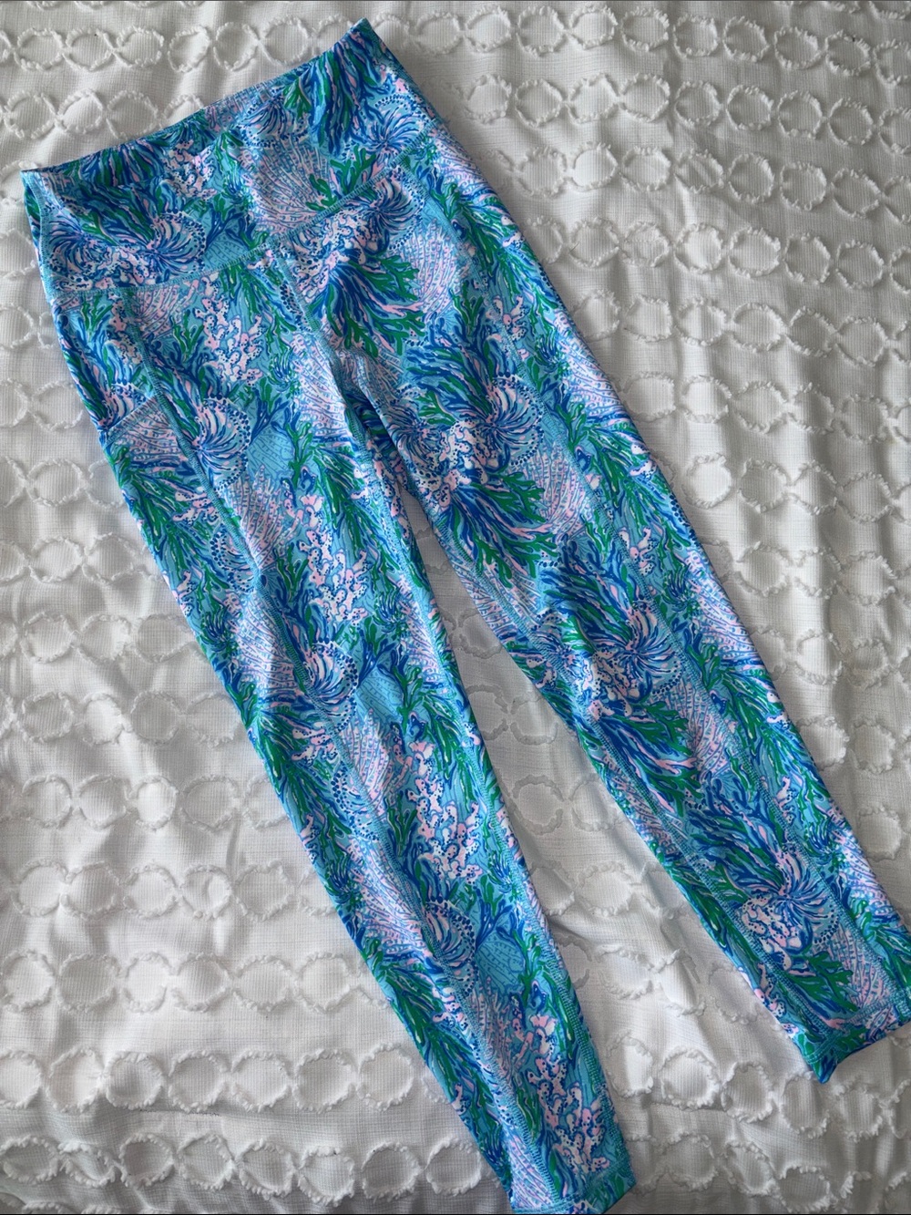 Lilly Pulitzer UPF50+ Luxletic 24” Weekender High Rise Midi Legging